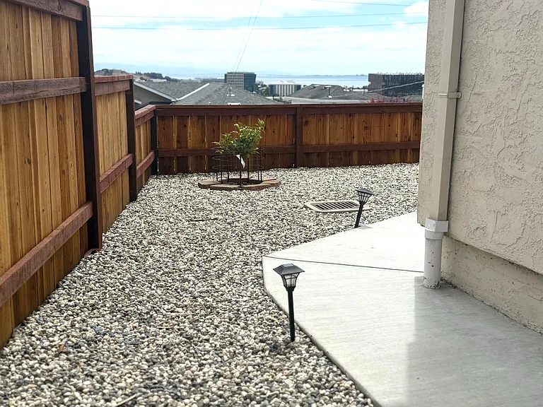 705 Spruce Ave — Photo 3