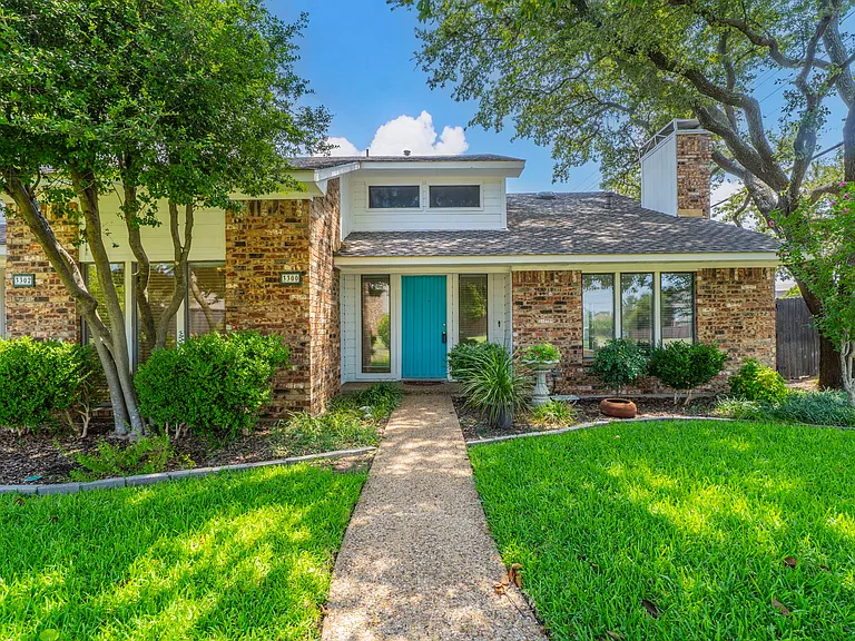 3300 Wells Dr — Photo 1
