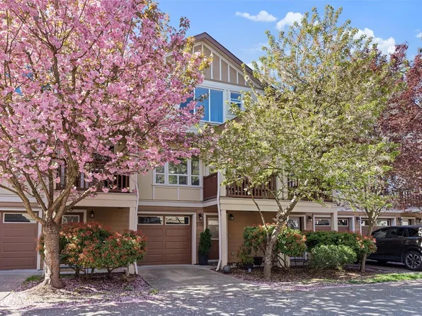 827 Arncote Ave #105, Langford, BC V9B 0C6