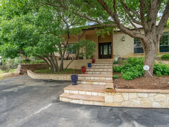 140 WALNUT GROVE RD, Boerne, TX 78006