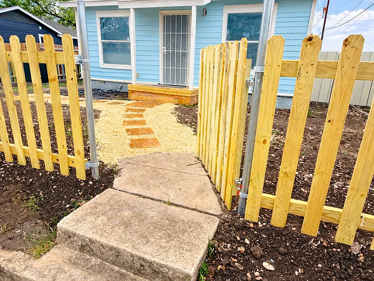 155 Canton — Photo 3
