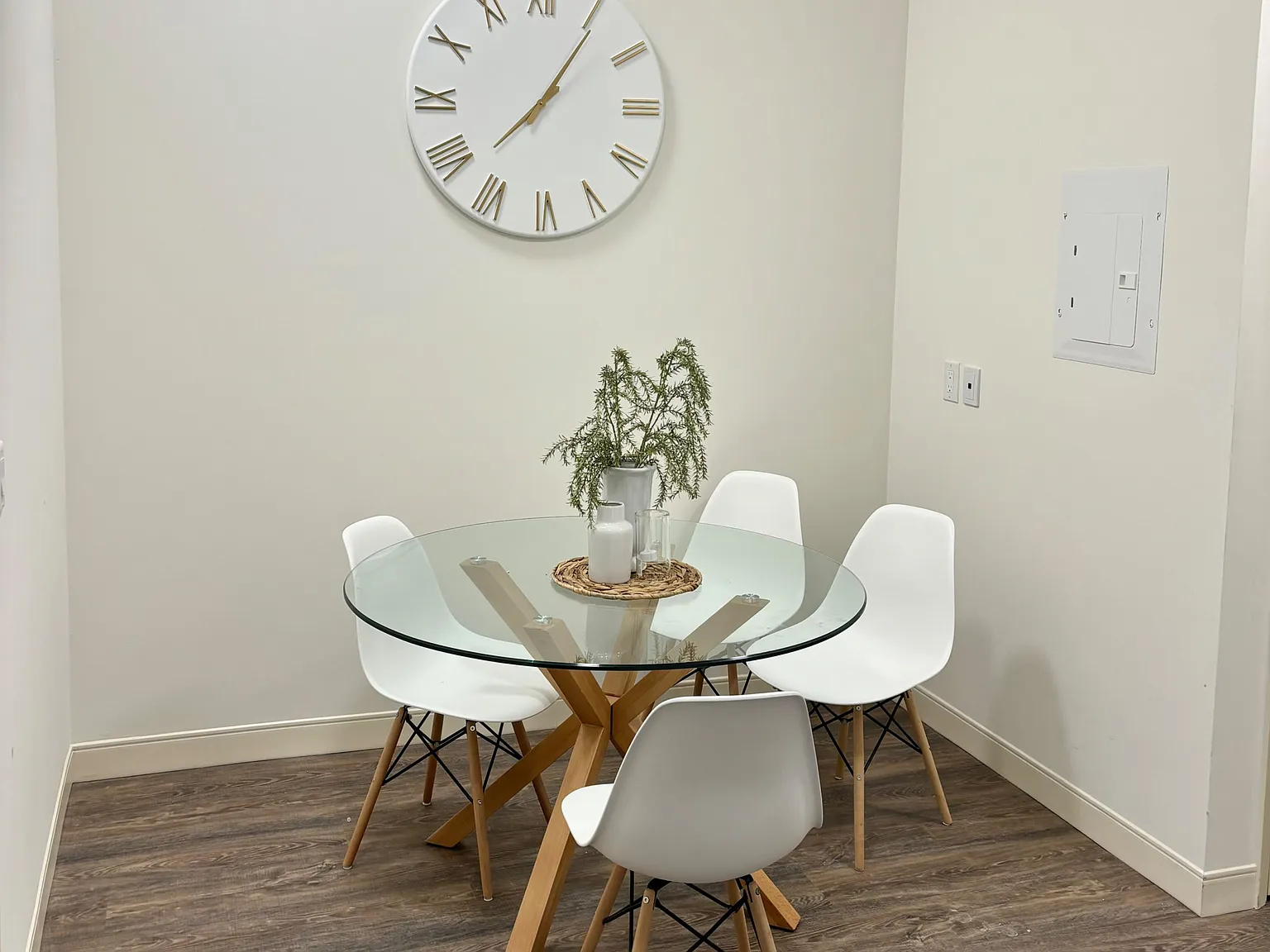 2 bed, $1,960 — Photo 4