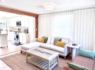 369 NW 49th St, Seattle, WA 98107