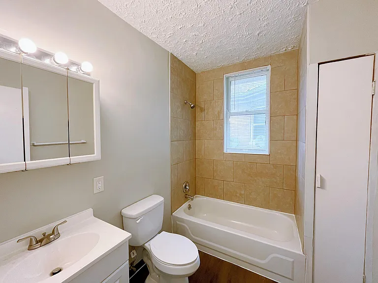 2620 Melrose Ave #2 — Photo 11