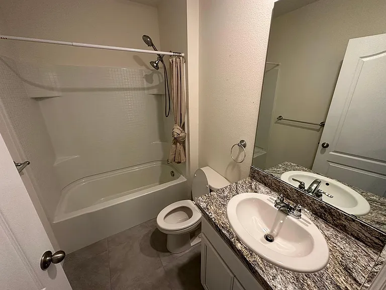 304 Sofia Ln — Photo 9