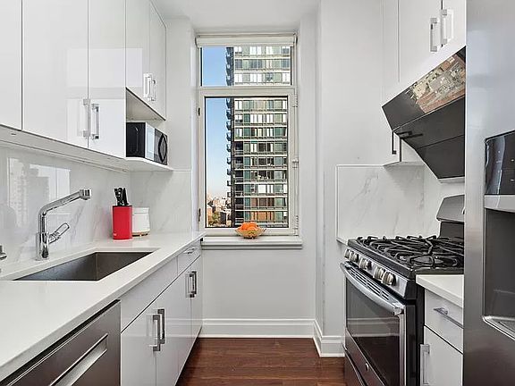 1760 2nd Ave Apt 23f, New York, Ny 10128 