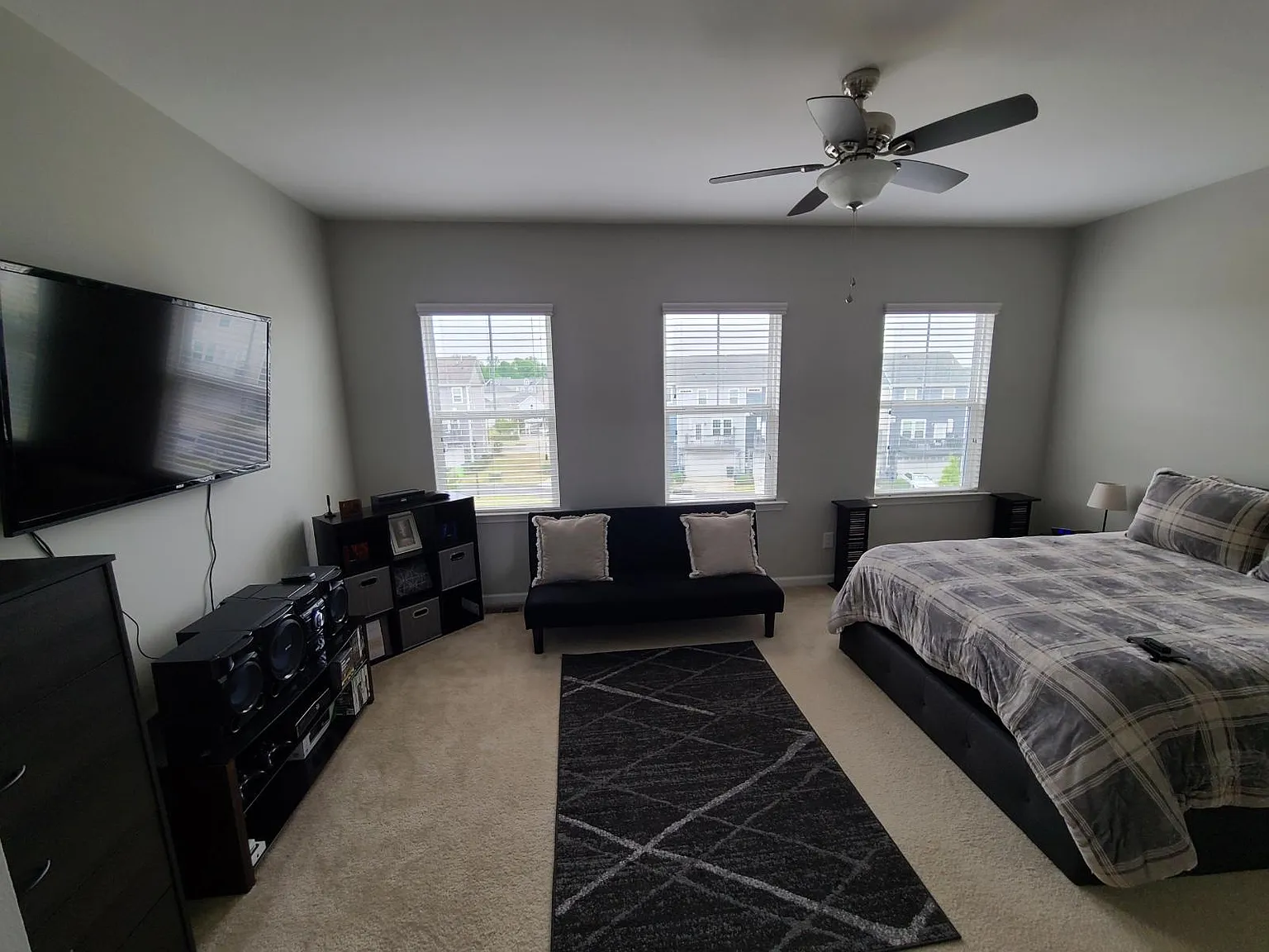 3 bed, 3.5 bath, 1700 sqft, $1,995 — Photo 4