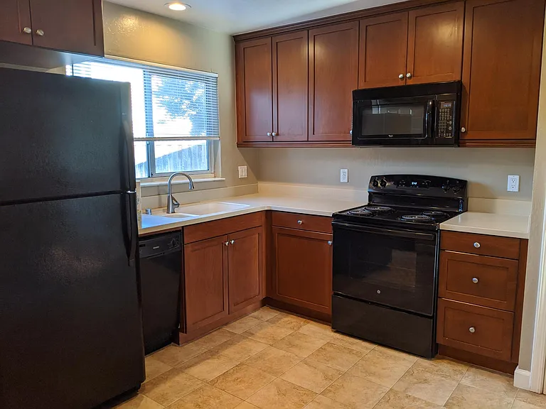 1295 Parkington Ave — Photo 1