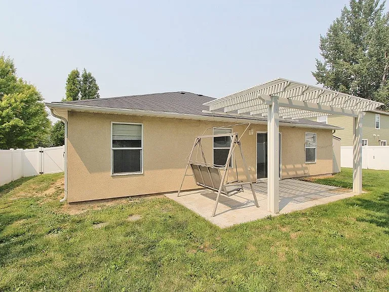 1208 N Cheshire Dr — Photo 23