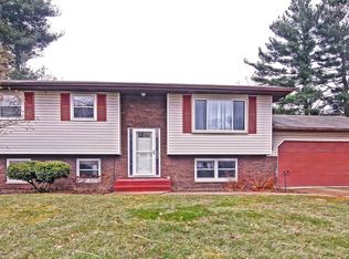 2853 Charlotte St, Portage, IN 46368