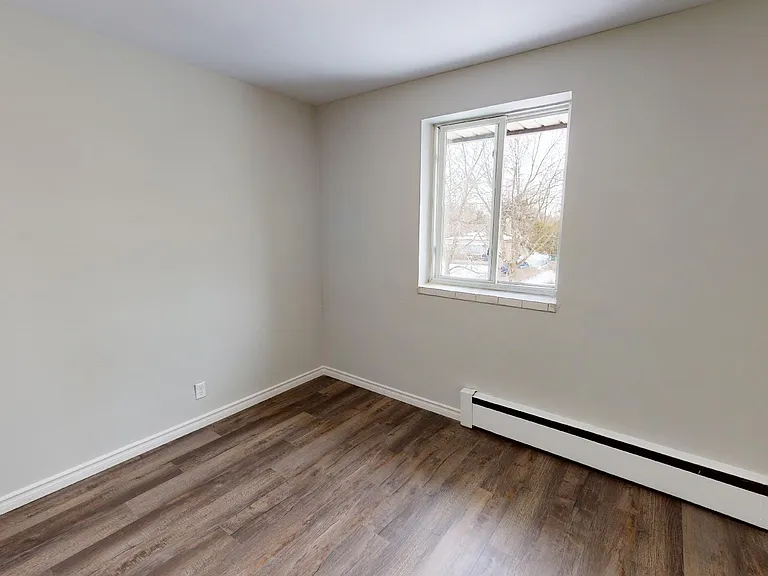 1 Court Ln — Photo 43