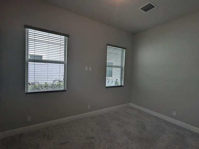 9292 Crestview Cir — Photo 6