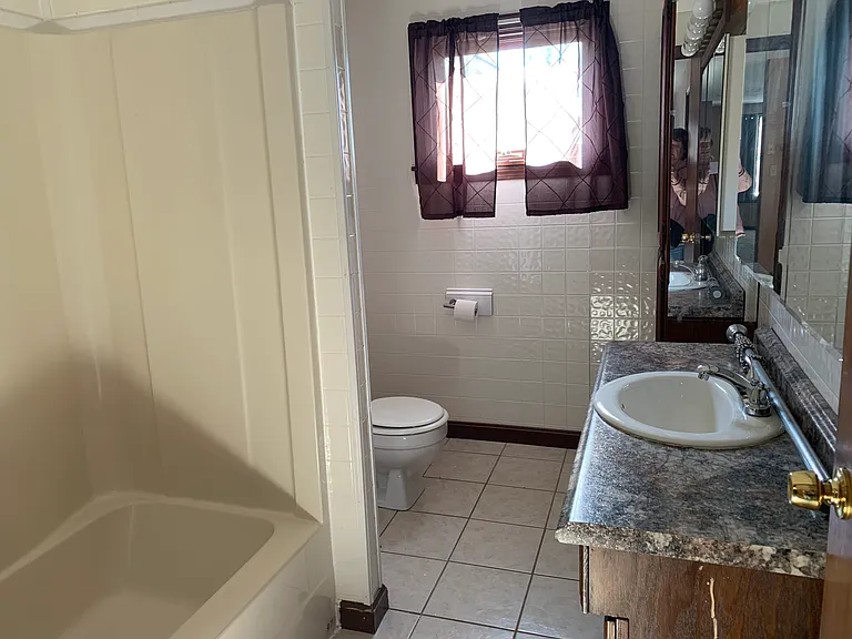 355 Field St #1 — Photo 4