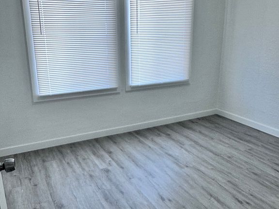 5th image of 6933 Mountain View Ave