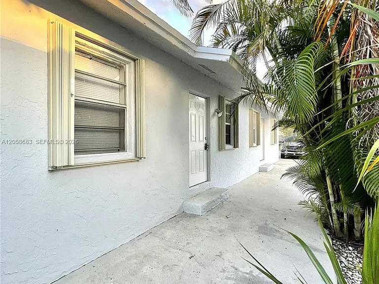 5911 Liberty St #5913 — Photo 7