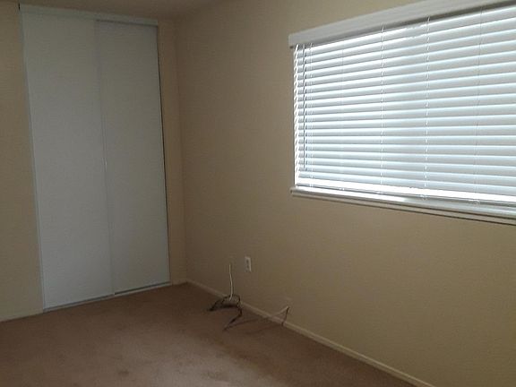 4th image of 1004 Sheridan St