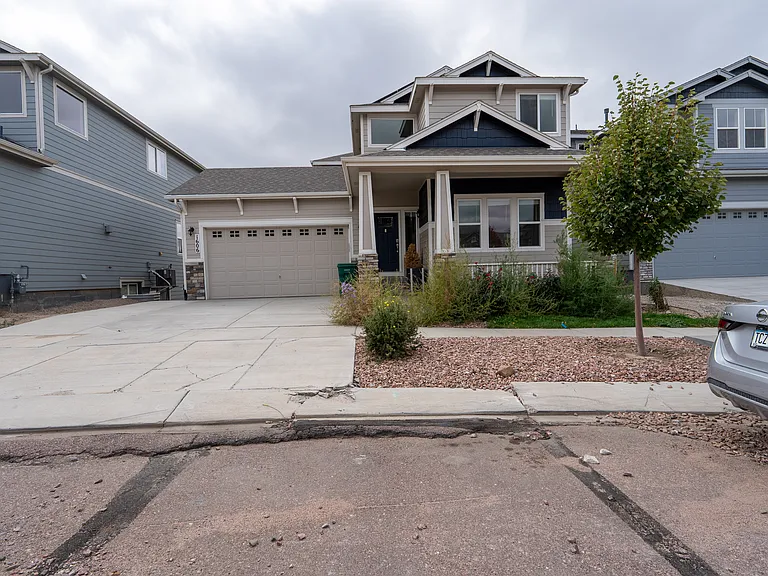 1606 Grand Overlook St — Photo 1