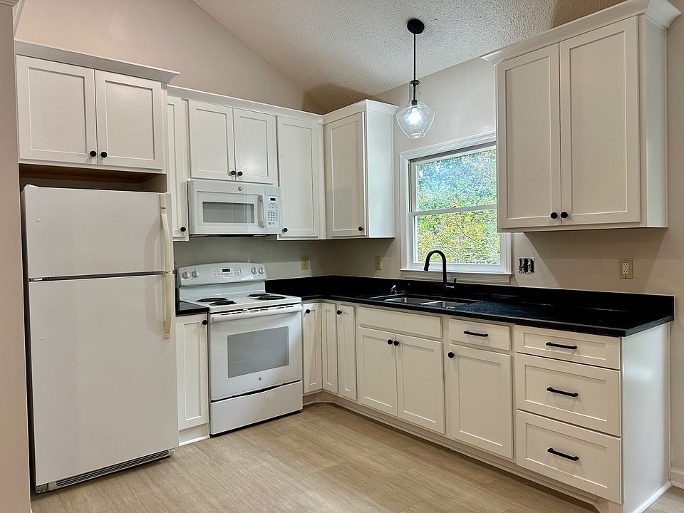 New cabinets and counters in the kitchen
