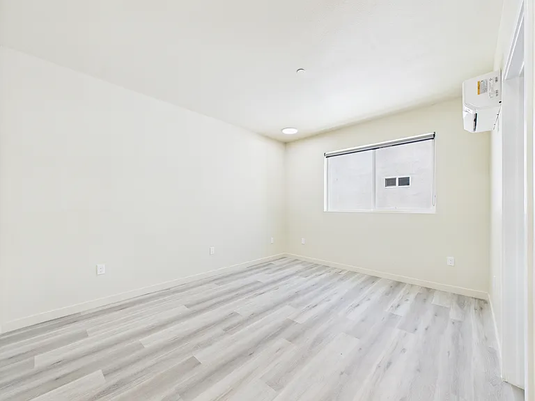 8457 N Langdon Ave — Photo 19