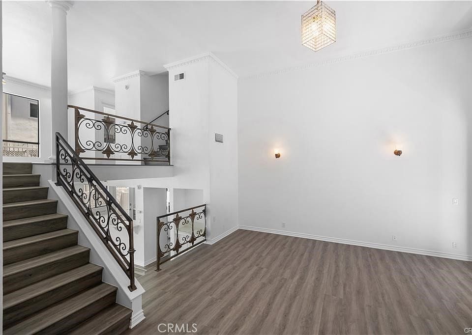 1st image of 11954 Mayfield Ave APT 3