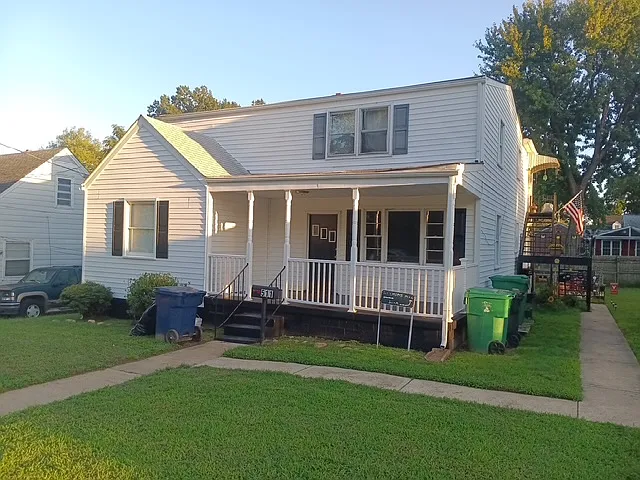 2 bed, 1000 sqft, $1,300 — Photo 2