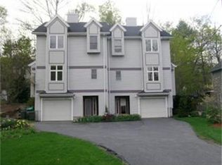 365 Lowell Ave #365, Newton, MA 02460