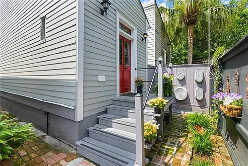 2020 Dauphine St Photo 1