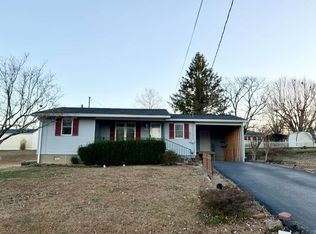 714 Crittenden Dr, Marion, KY 42064