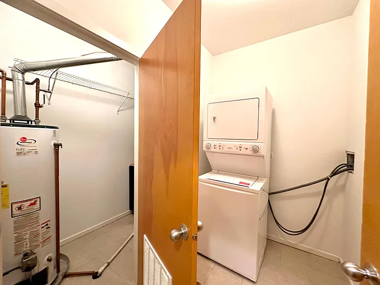 2157 N Damen Ave #305 — Photo 34