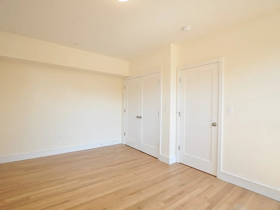 867 Beacon St #1