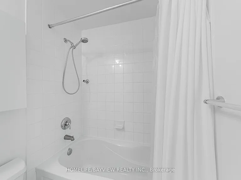 38 Grenville St #2405 — Photo 30
