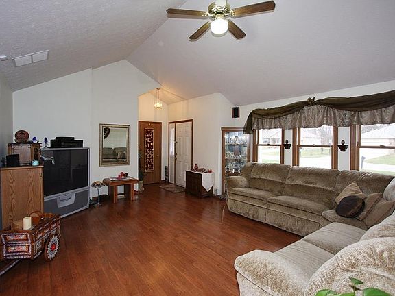 2nd image of 8937 Walton Ave