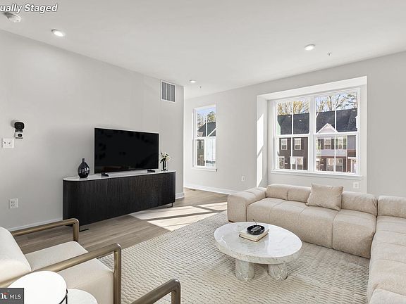4th image of 103 Spring Gate Ln