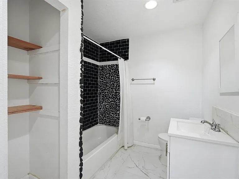 1001 E Reynolds St — Photo 25