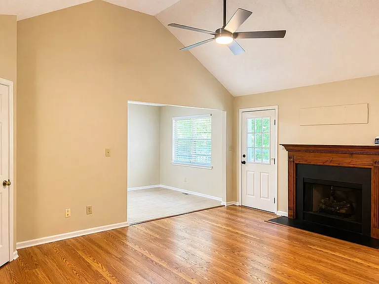 217 Briarpatch Ct — Photo 4