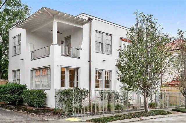 2 bed, 2.5 bath, 2100 sqft, $10,000 — Photo 2