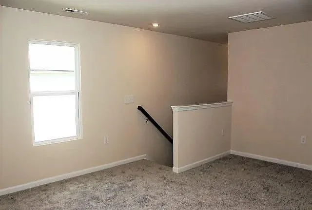 2076 Hosel Ln — Photo 16