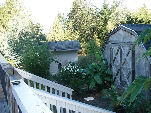 5th image of 210 E Forest Ln