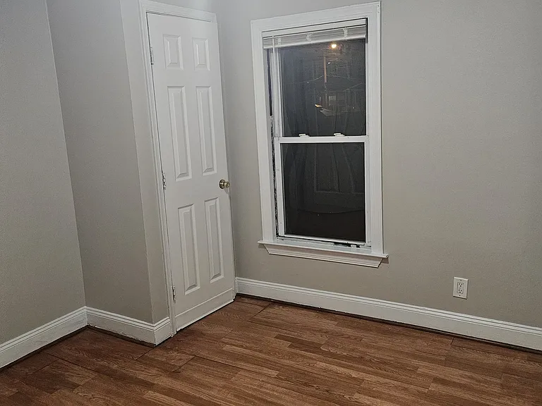 805 Eastern Ave — Photo 9