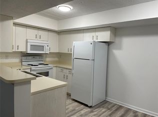 5590 NW 61st St APT 819, Pompano Beach, FL 33073