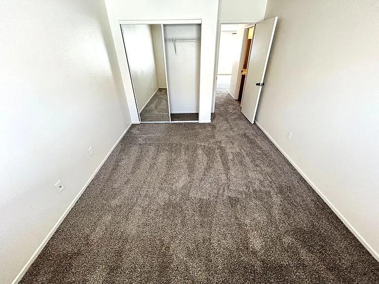 4916 River Splash Ave — Photo 13