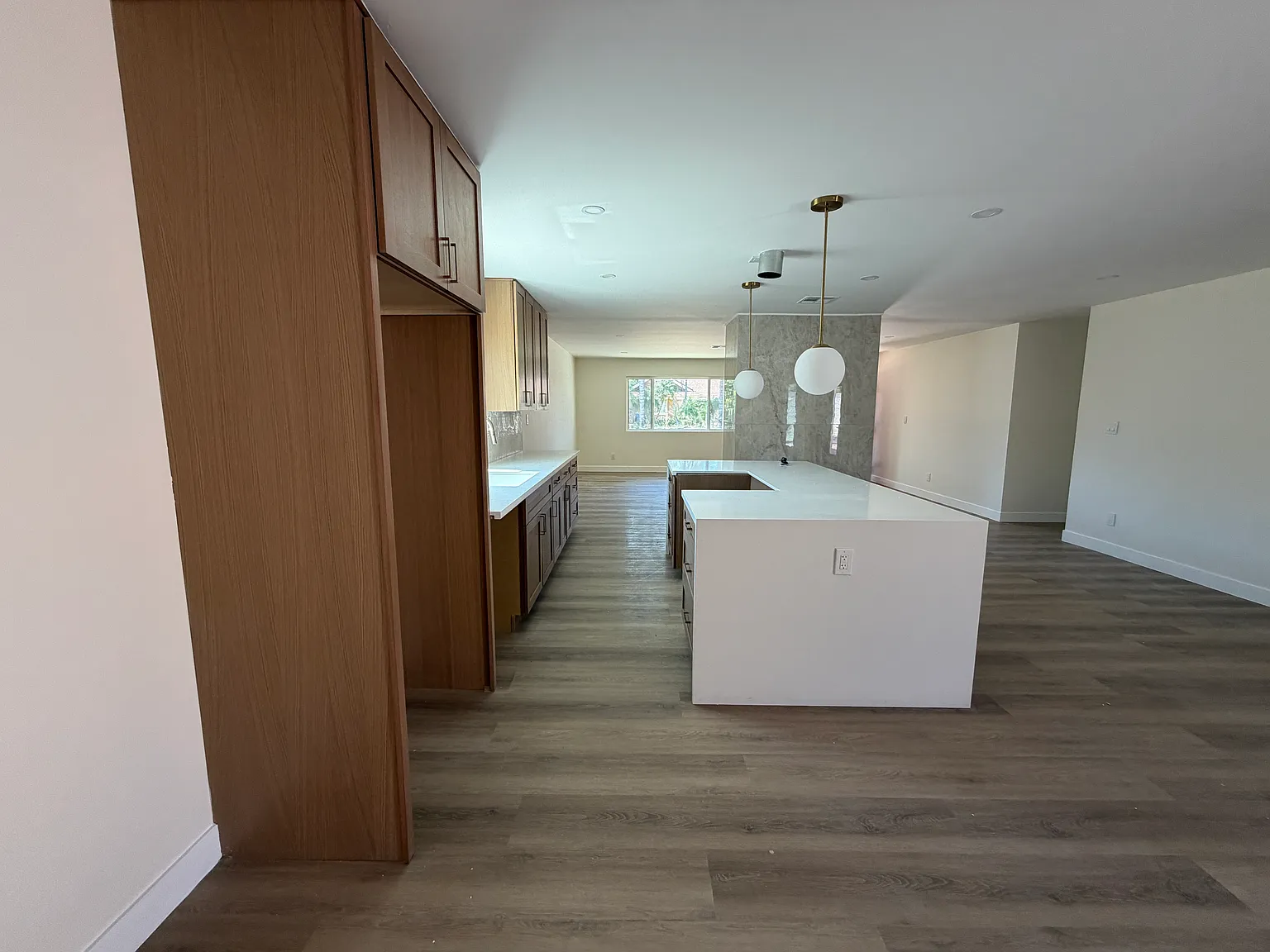 4 bed, 1900 sqft, $3,999 — Photo 3