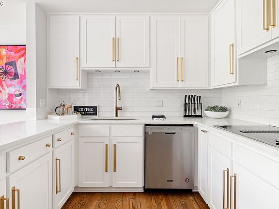 3rd image of 1826 NW Miller Rd