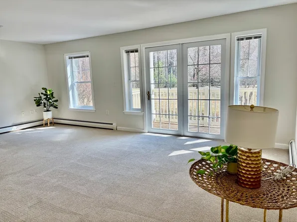 34 Meeting House Ln APT 114, Stow, MA 01775