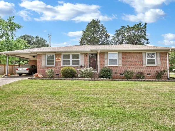 1119 Retlaw St NW, Huntsville, AL 35816