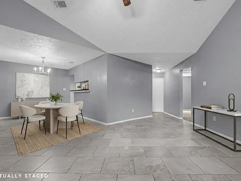 13915 Old Village Ln — Photo 6
