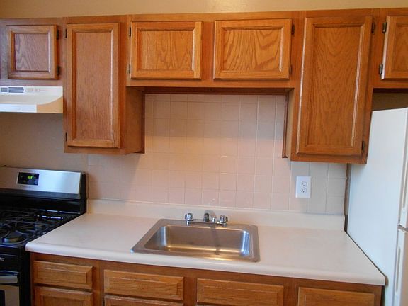 2nd image of 4757 44th St