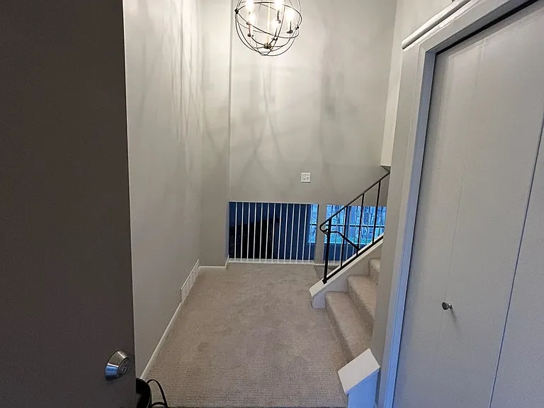 5565 Shorewood Ln #5565 — Photo 8