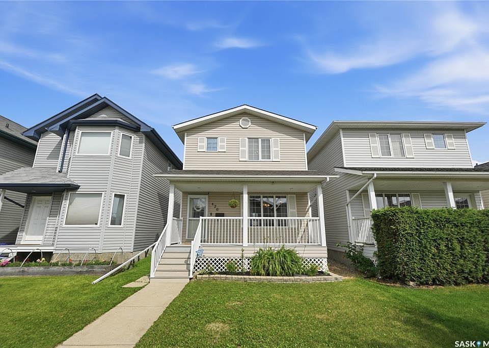 1st image of 426 Rutherford CRESCENT