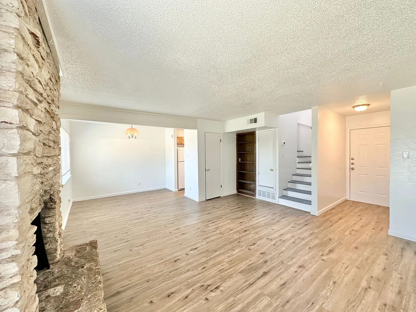 2206 A Cascade — Photo 3